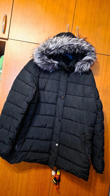 Tepla damska vetrovka48 zn.c&a, c&a,48