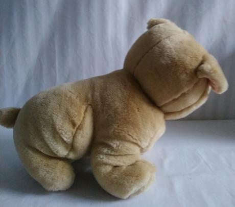 Plyšový svetlo hnedý pes buldoček, 32 cm,