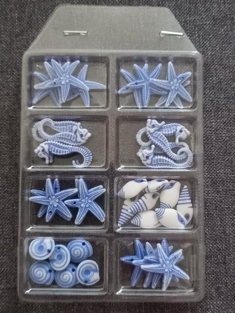 Prívesky morské 38 ks modré, 