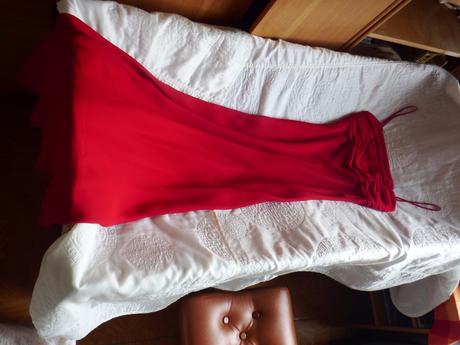 Nádherné ,,žiarivé,, slávnostné šaty, 36