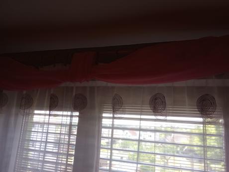 Ponúkam záclonu so závesom, 