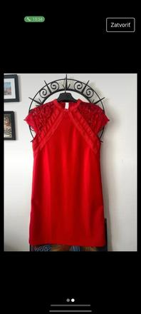 Červené šaty, s