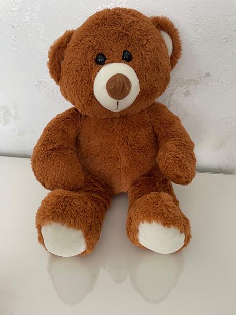 Interaktivny macko rozpravkar,