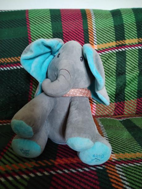 Sloníky peek a boo, 