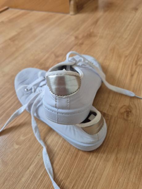 Biele tenisky velk. 37., 37
