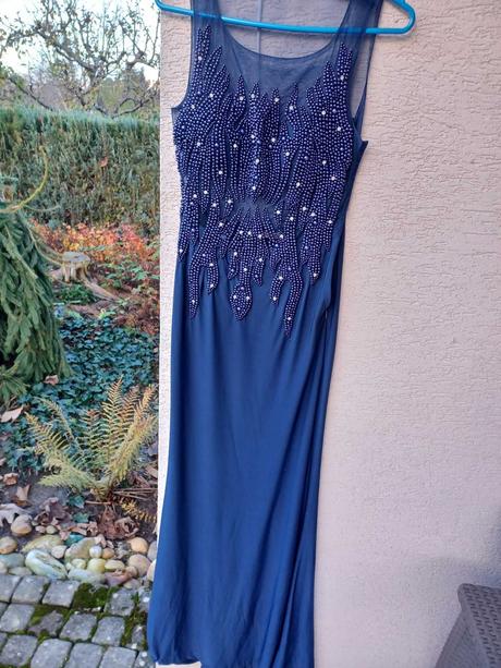 Spoločenské šaty, 38