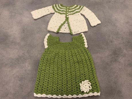 Háčkované svetríky, 98