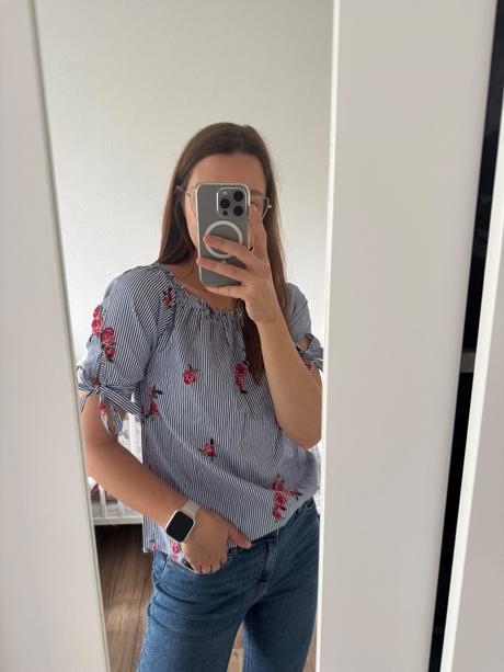 Krásna kvetinova štýlová bluzka, s