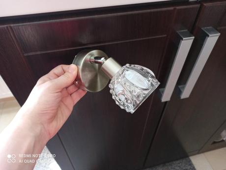 Nove krištáľové svietidla, 