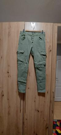 Nohavice  kapsače veľ.42, bershka,42