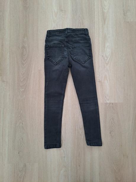 Čierne rifle, nutmeg,128