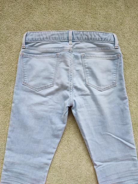 Rifle gap na chudé dievča, gap,152