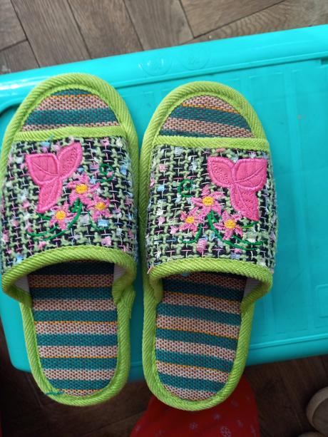 Papuče, šlapky, 37