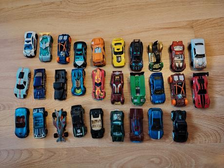 Autíčka hotwheels, 