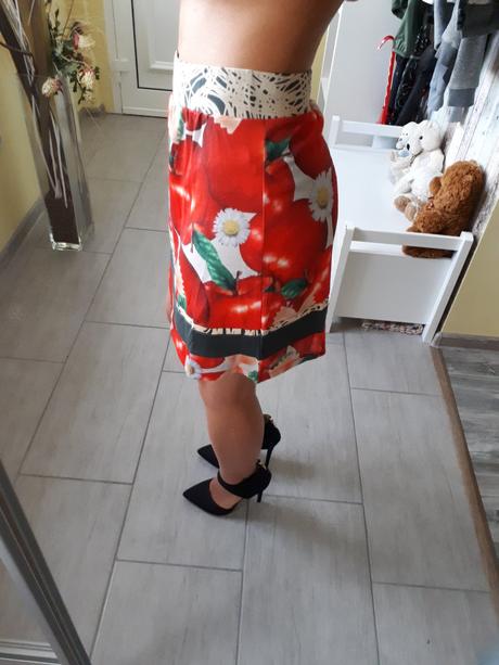 Farebná sukňa, smash!,m