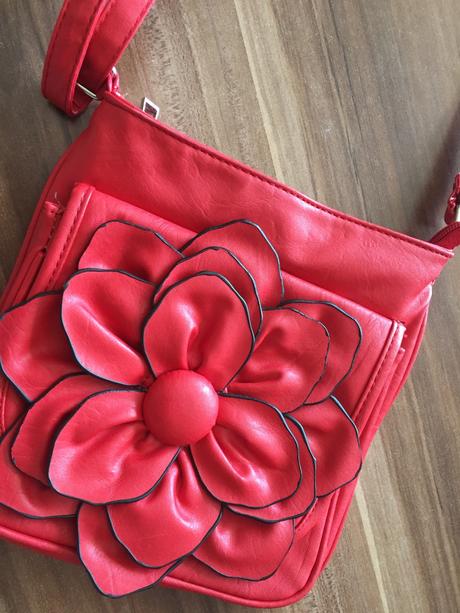 Mala kabelka darujem,