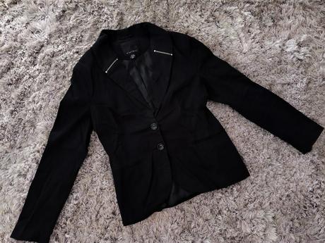 Čierne sako, amisu,m