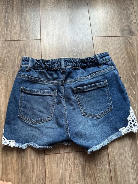 Kratasky, reserved,146