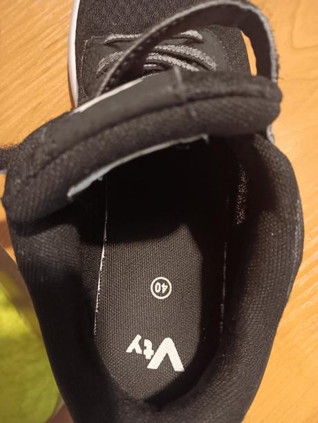 Predám tenisky vty velk.40, deichmann,40