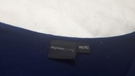 Tmavomodry top s dlhými rukavmi, 152