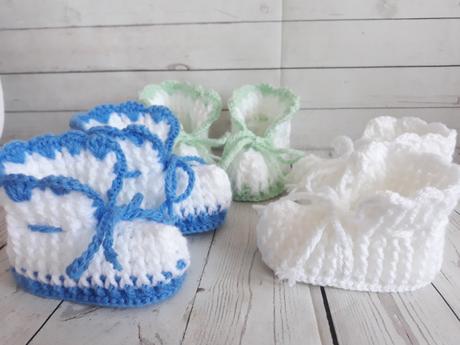 Rôze farby háčkované kojenecké papučky/capačky, 