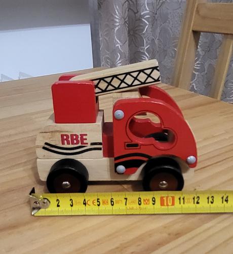 2x drevené auto - hasiči, policajti, 