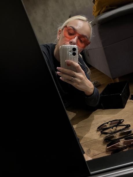 Slnečné okuliare červené,