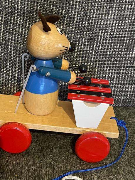 Drevená hračka - ťahacia myš s xylofonom, 