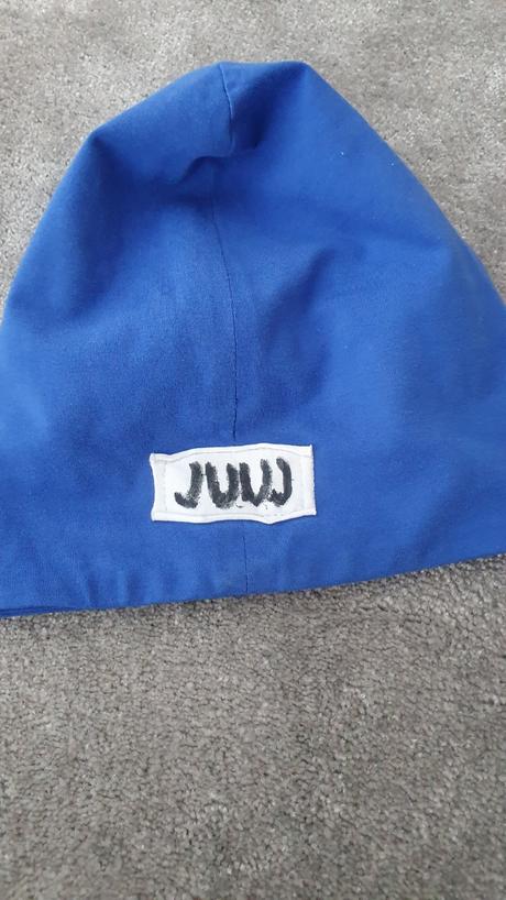 Čiapka a nakrčník juuj l, juuj,l
