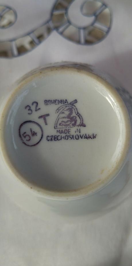Sada porcelánových hrnčekov bohemia czechoslovakia, 
