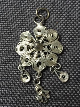 Strieborny filigriansky privesok stary rucna praca,