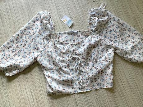 Romanticka bluzka s visackou, primark,42