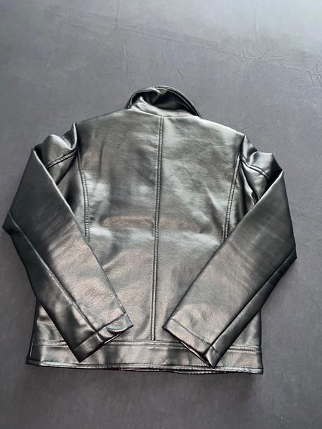 Kozenkova bunda nenosena, sinsay,140