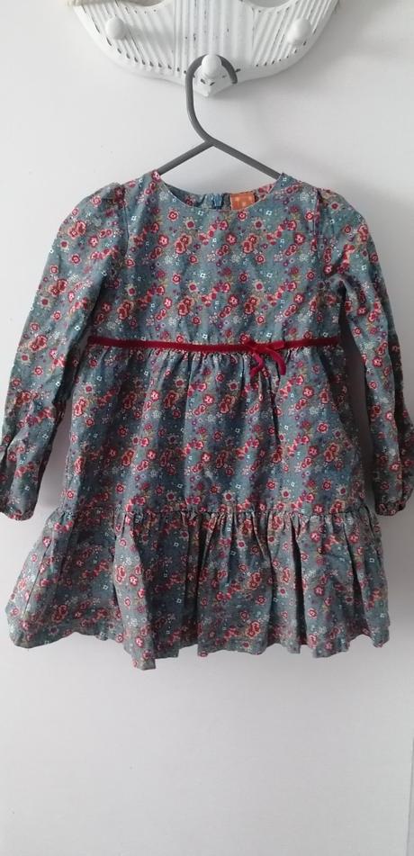 Šaty s dlhým rukávom, 92