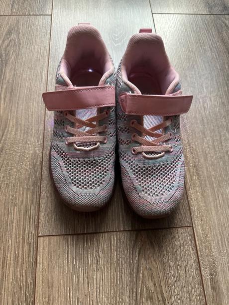 Svietiace tenisky, sprandi,33