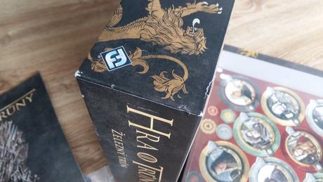 Hra o trony zelezny trun,