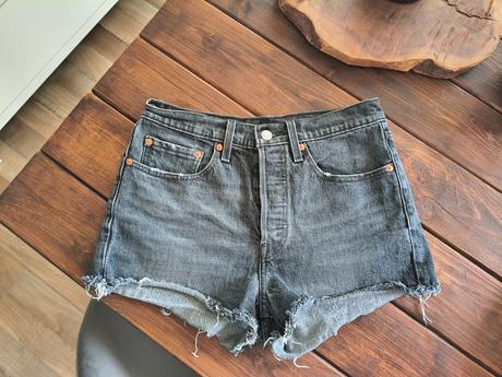 Levis 501 riflové sivé šortky xs-26, levis,s