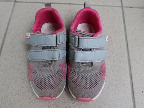 Predám detskú dievčenskú obuv vo veľkostiach 27,28, protetika,27
