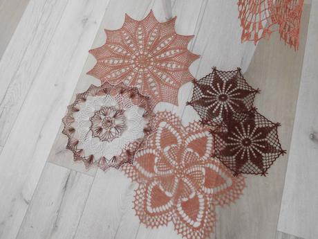 Háčkované dečky do hneda, 