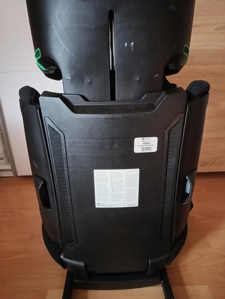 Autosedačka 15-36kg, petite&mars