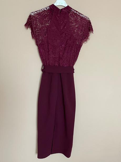 Šaty (cena s poštou), s