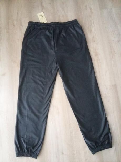 Nové koženkové nohavice s visačkou, xl