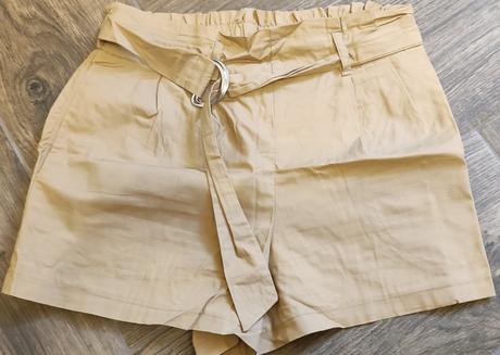Béžové kraťasy, gate,xs