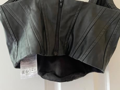 Čierny korzetový koženkový crop top, amisu, xs/34, amisu,xs