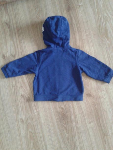 Modra mikina s bielou potlacou, 74