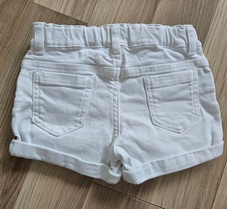 Biele kraťasy, f&f,104