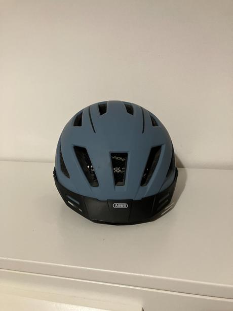Cyklistická prilba abus, l