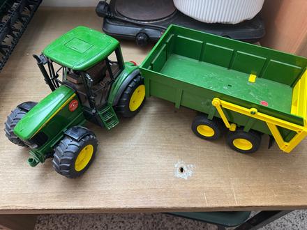Bruder traktor, 