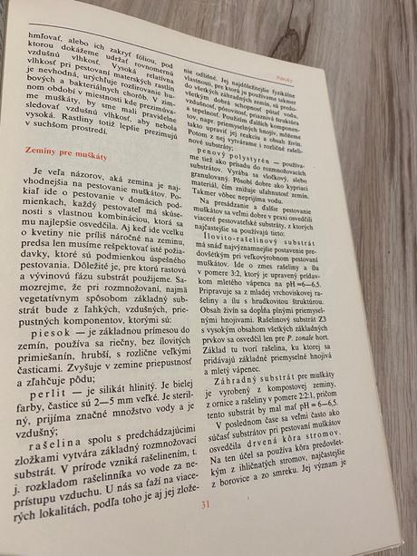 Retro super kniha muškáty,