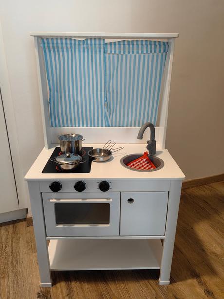 Drevená kuchynka ikea, top stav,